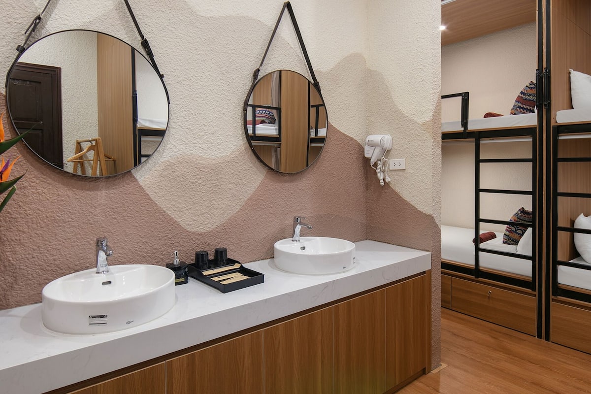 Basic Shared Dormitory | Free WiFi