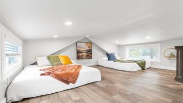 2 bedrooms, iron/ironing board, free WiFi, bed sheets