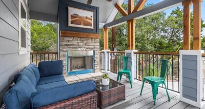 Joshua Tree Desert Getaway- with Hill Country views