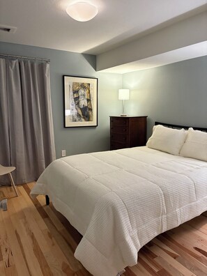 2 Schlafzimmer, Schreibtisch, Bügeleisen/Bügelbrett, WLAN