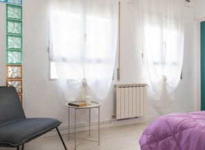 3 soverom, strykejern/-brett, internettilgang og sengetøy