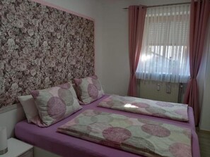 1 chambre, ameublement personnalisé, draps fournis