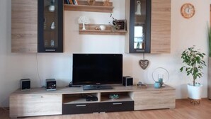Leilighet | Oppholdsrom | TV