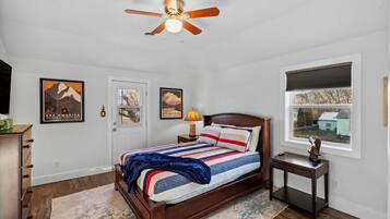 Iron/ironing board, free WiFi, bed sheets