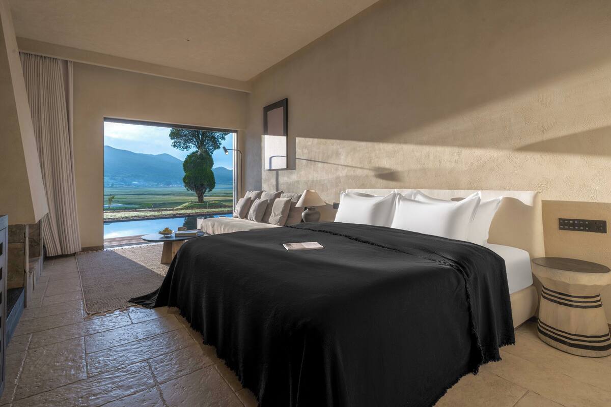 Basic Double Room, Patio, Mountain View | Free WiFi, bed sheets