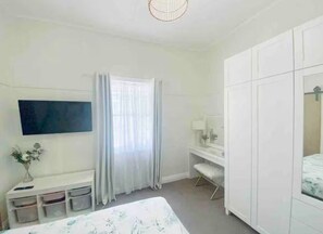 3 bedrooms, WiFi, bed sheets