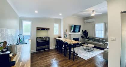 Entire home - The Blue Cottage* Modern 3 bedroom