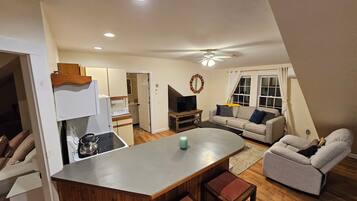 Smart TV, table football, stereo