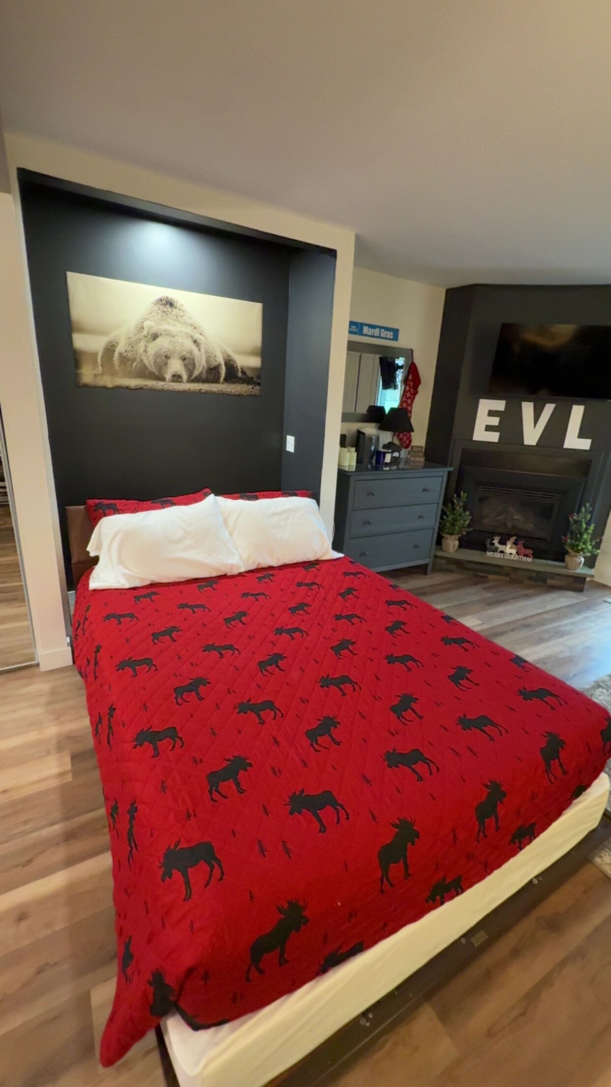1 slaapkamer, een strijkplank/strijkijzer, gratis wifi, beddengoed