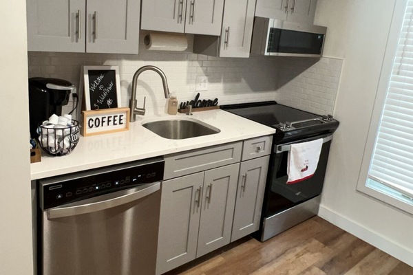 Frigorífic, microones, forn i placa de cuina