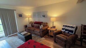 Smart TV - Charming and cozy studio in Ellicottville, NY  (Ellicottville)