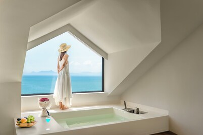 深圳白房子海景度假酒店