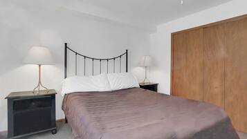 1 quarto, Wi-Fi de cortesia, roupa de cama