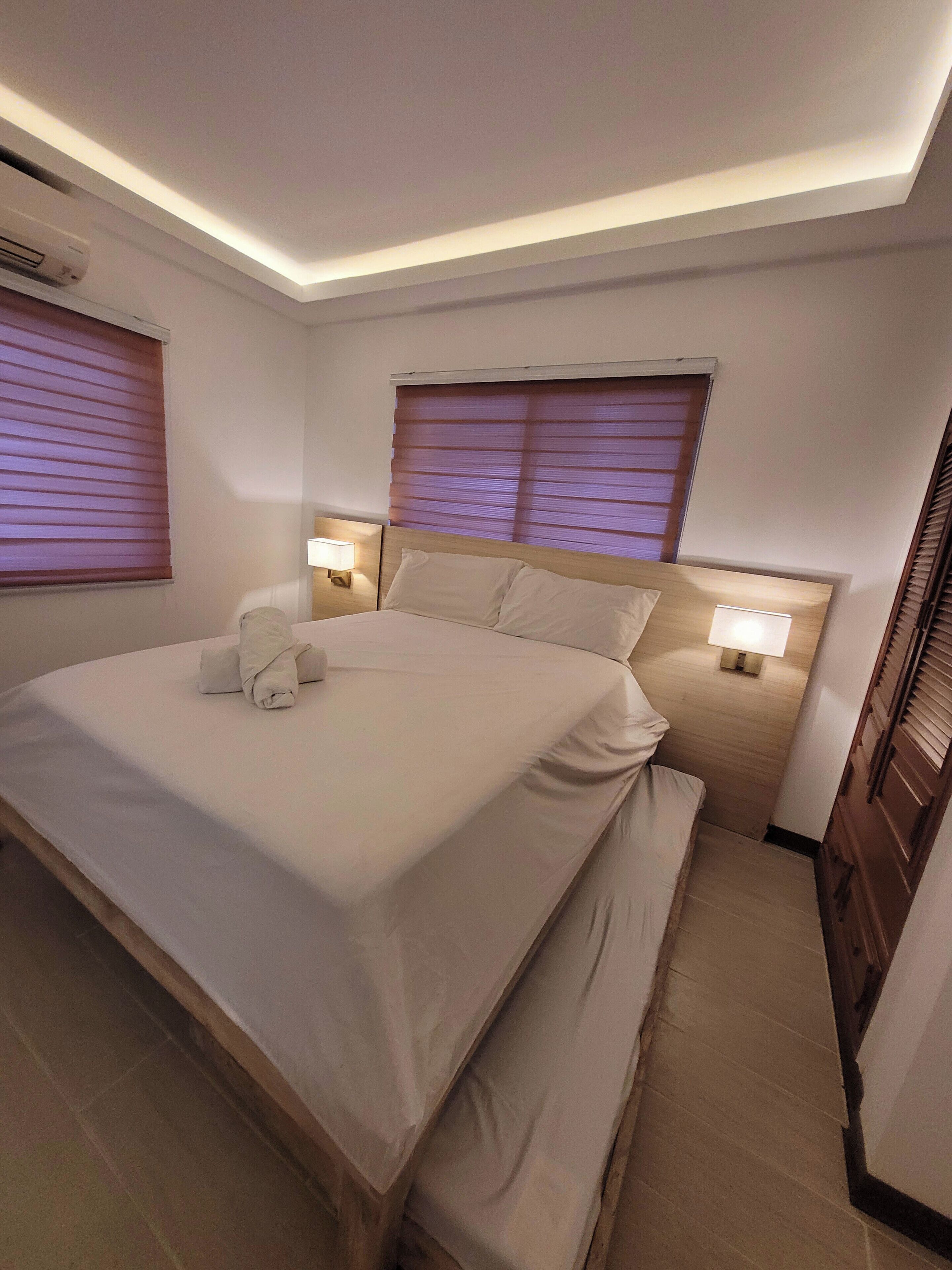 4 bedrooms, WiFi, bed sheets