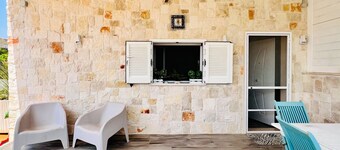 Villetta Apani Pool - The Fab Stay
