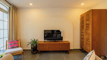 Basic Apartment | Bathroom