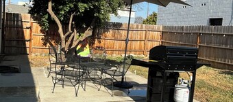 Cozy, 1-bedroom apartment with a pulled-out couch, close to all the facilities.