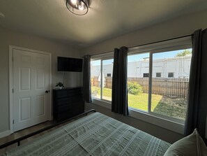 1 غرفة نوم ومكواة/لوح كي وواي فاي وملاءات أسرّة