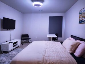3 Schlafzimmer, Schreibtisch, Bügeleisen/Bügelbrett, WLAN