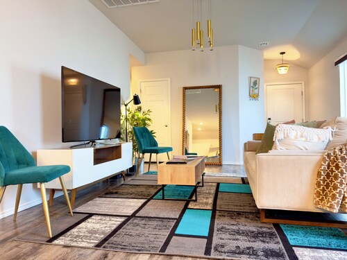 Discover this stylish 3-bedroom home, perfect for a comfortable stay.