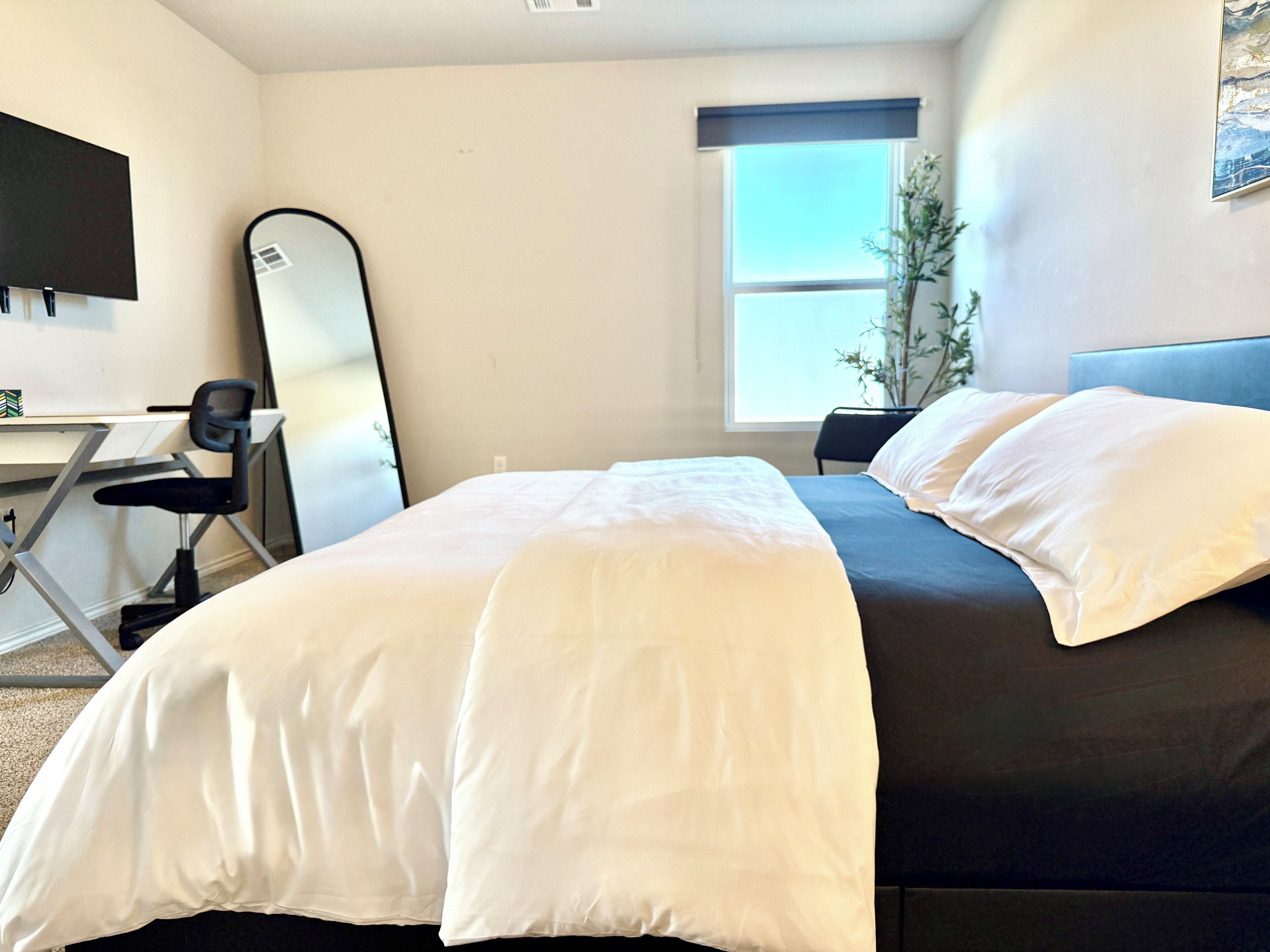 3 多间卧室、办公桌、熨斗/熨衣板、WiFi