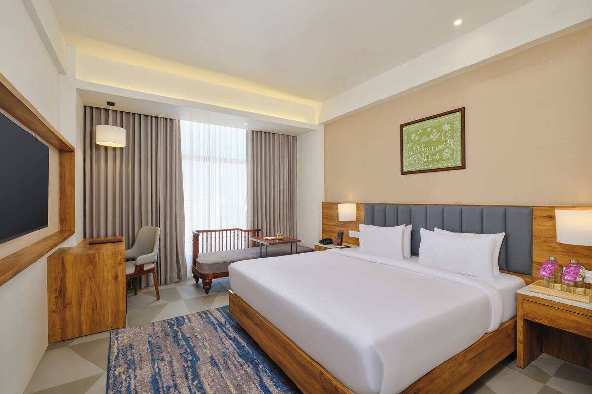 Phòng đôi Superior | Bộ đồ giường cao cấp, minibar, bàn 