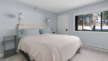 2 bedrooms, WiFi (free), bed sheets