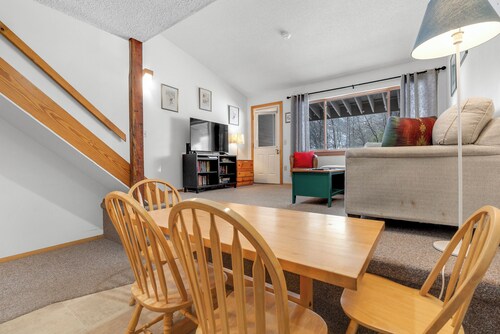 Sunrise C-106 Ski In Ski Out Condo