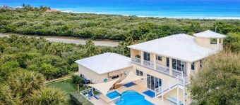 Island Escape • Walk to Beach • Heated Pool & Spa • Putting Green •LuxuryRetreat