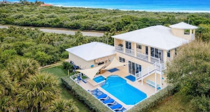 Island Escape • Walk to Beach • Heated Pool & Spa • Putting Green •LuxuryRetreat