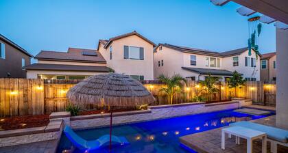 CANCUN RESORT STYLE HOME/POOL/ AMBIENT LIGHTING