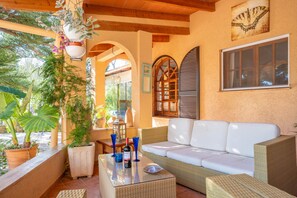 Terrace/patio - FINCA TITO Y YAYA - Lovely villa with private pool and free Wifi (Alcúdia)