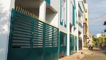 Façana frontal de l'allotjament
