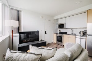 Télévision, chaîne hi-fi