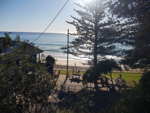 Pet Friendly Beach Retreat, 1 Wattle Street