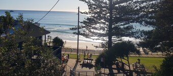 Pet Friendly Beach Retreat, 1 Wattle Street