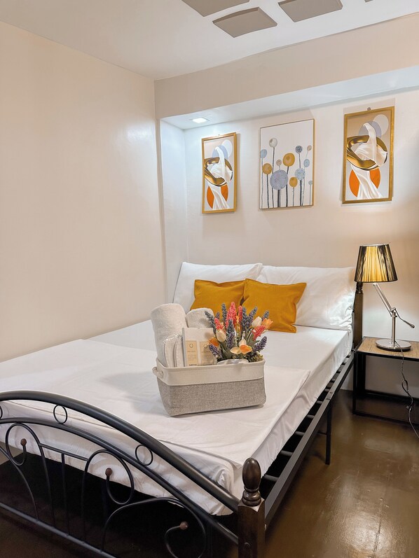 1 bedroom, iron/ironing board, free WiFi, bed sheets