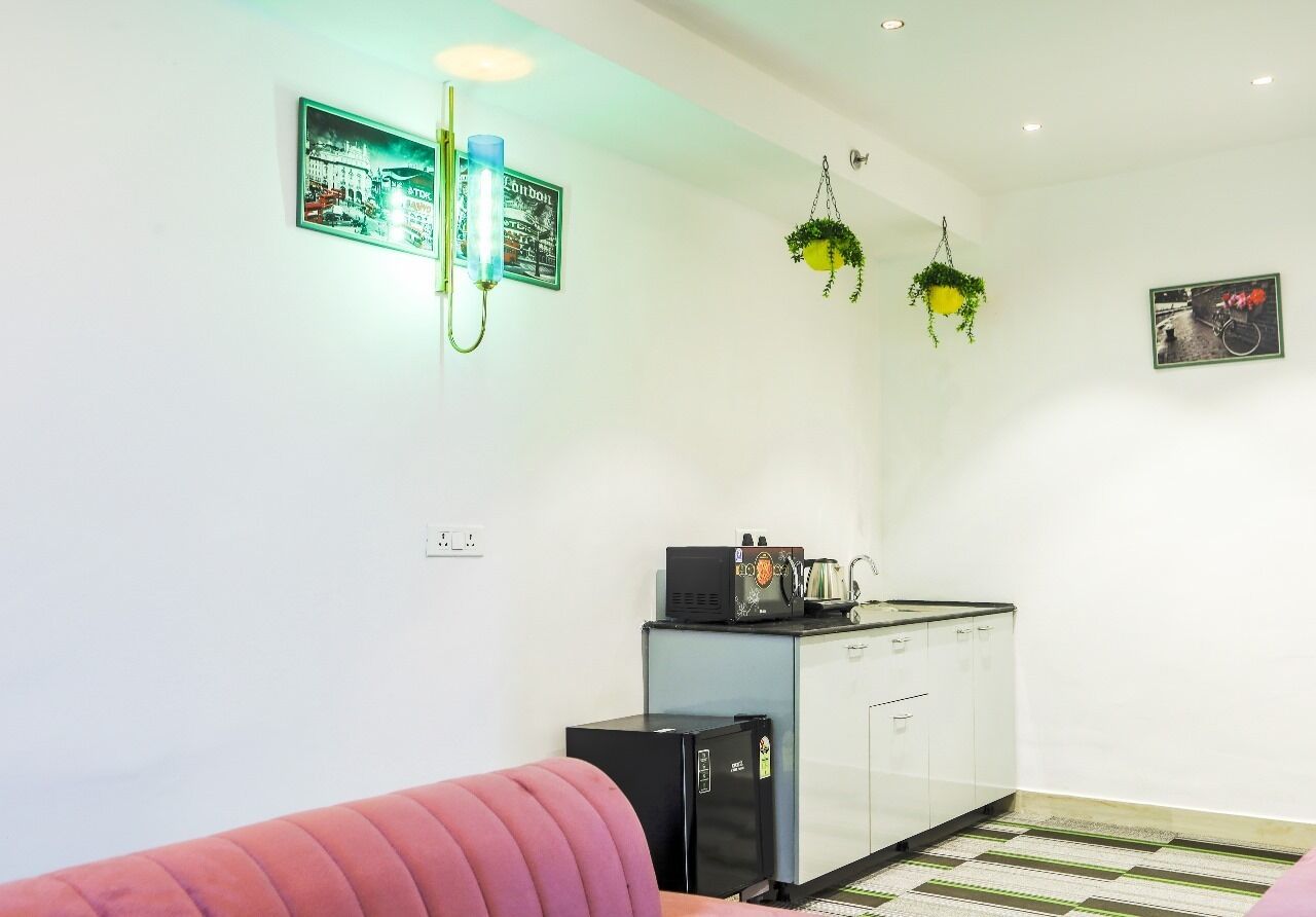 Deluxe Studio Suite, 1 King Bed, City View