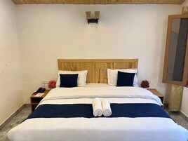 尊荣村舍, 1 张大床, 无烟房, 河景 | 1 多间卧室、埃及棉床单、高档床上用品、羽绒被