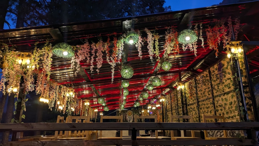 Ahava-Kasol Riverside Cafe & Cottage