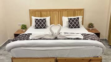 Luxury Cottage, 1 Queen Bed, Mountain View | 1 bedroom, Egyptian cotton sheets, premium bedding, down comforters