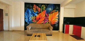 32-inch LCD TV with cable channels - Celeb Da Luna (Chopdem)