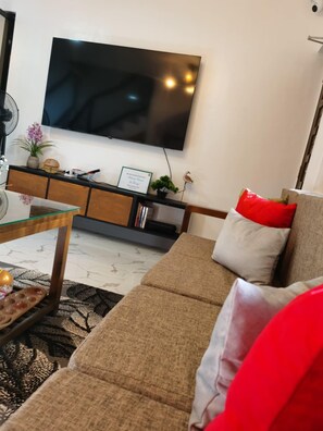 Smart-TV, bøker og filmbibliotek