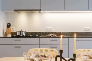 Fridge, microwave, oven, stovetop