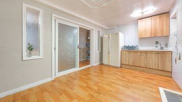 Basic-Zimmer, 1 Schlafzimmer (House 14) | 1 Schlafzimmer, kostenloses WLAN