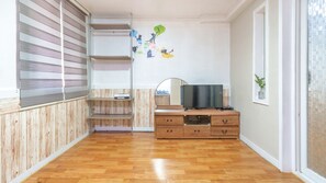 Basic Room, 1 Bedroom (House 14) | 1 bedroom, free WiFi - Taean Vintage House Pet-friendly Pension (Taean)