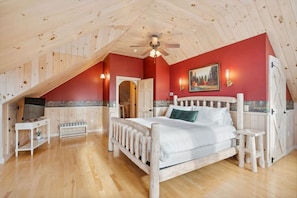 4 bedrooms, desk, iron/ironing board, travel cot