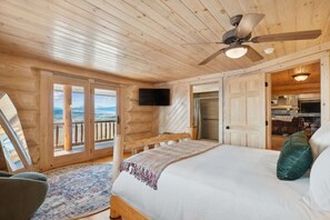 4 bedrooms, desk, iron/ironing board, travel cot