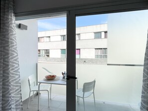 Outdoor dining - 51E-scape Home by Best Holidays Fuerteventura (Corralejo)