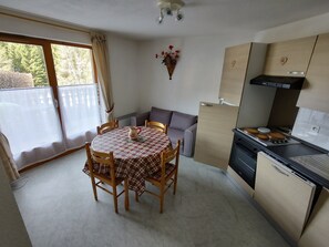 Private kitchen - Quiet Apartment in Nature (Chatel)